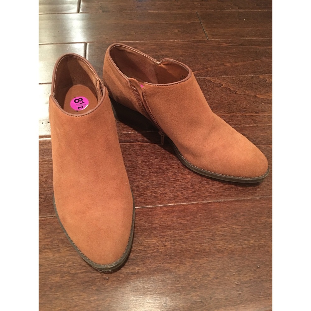 Lucky Brand suede ankle boot